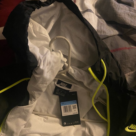 Unworn Nike zip up with hoodie - Picture 4 of 4